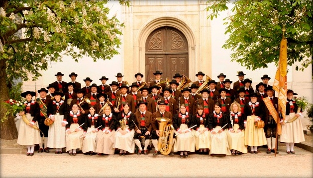 Gruppenfoto Musikkapelle Leifers